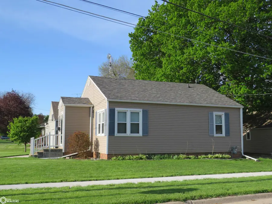 203 6th St Sw, Hampton, IA 50441 - #2
