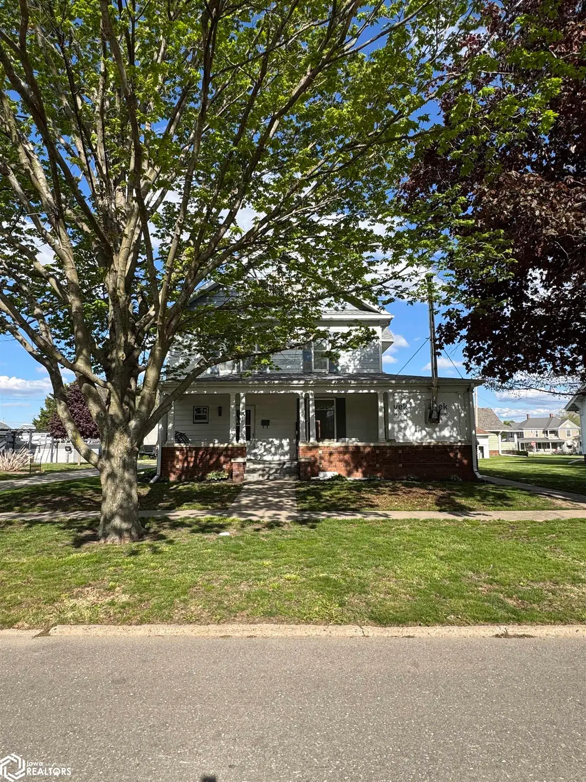 211 N Shuffleton Street, Sigourney, IA 52591 - #1