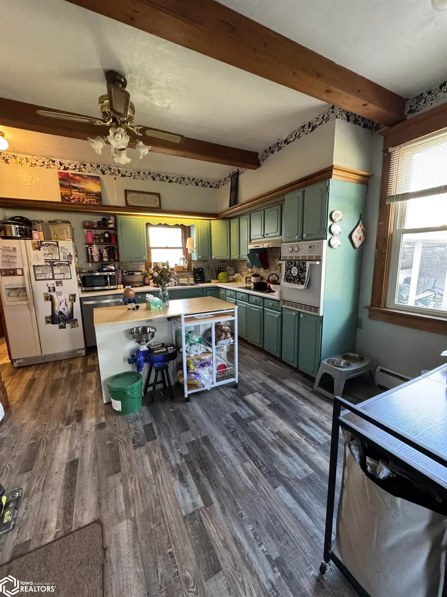 211 N Shuffleton Street, Sigourney, IA 52591 - #2