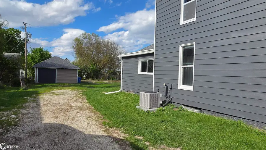 304 E Lincoln Way, Jefferson, IA 50129 - #3