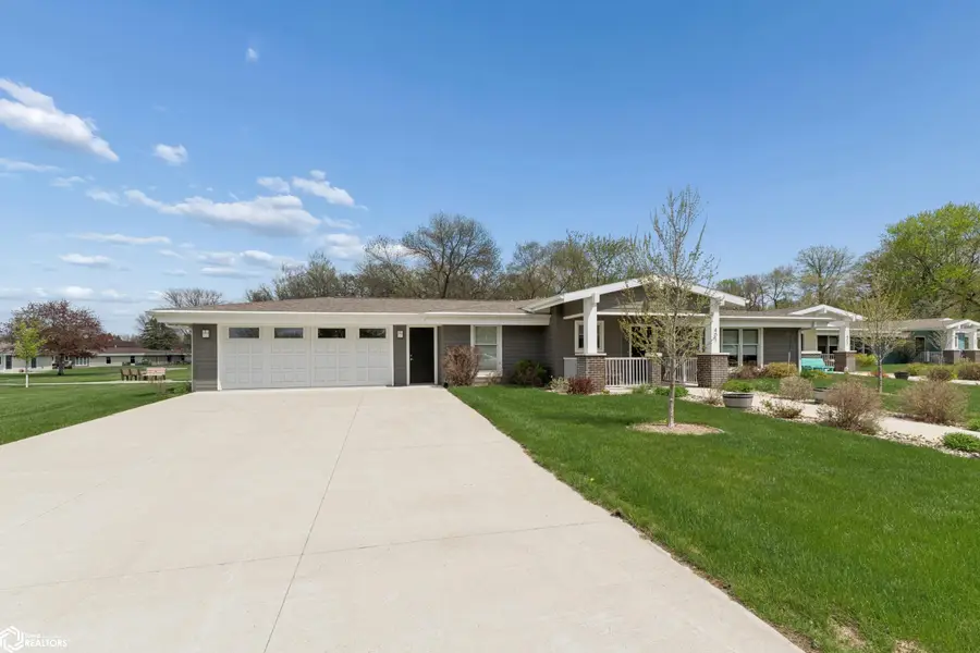 401 Oak Hill Court, Clear Lake, IA 50428 - #2