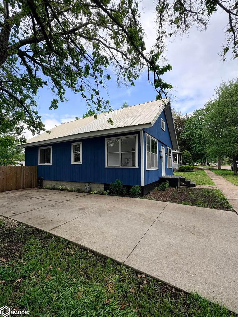 605 S A Street, Oskaloosa, IA 52577 - #2