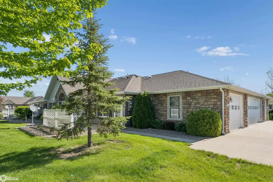 1701 E Greenwood Ln, Mount Pleasant, IA 52641 - #2