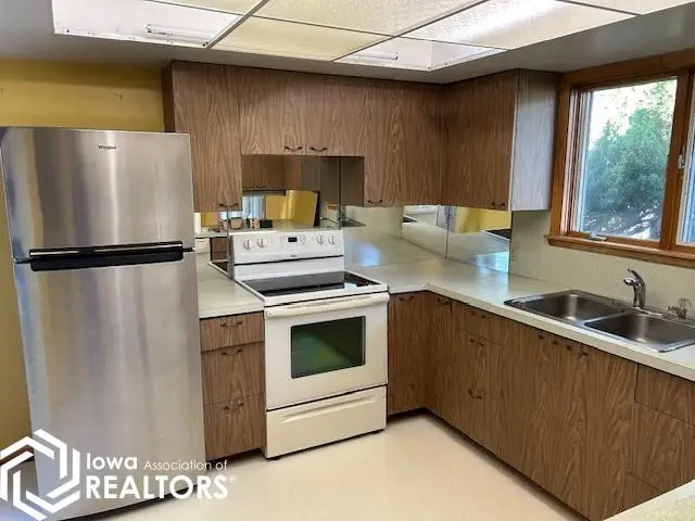205 Carson, Iowa Falls, IA 50126 - #2