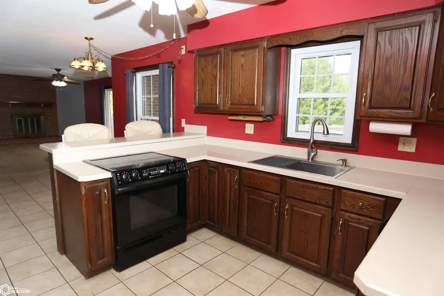 5 Ridgewood Road, Fort Madison, IA 52627 - #3