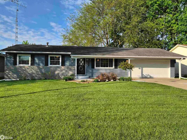 1141 Clearview Drive, Oskaloosa, IA 52577