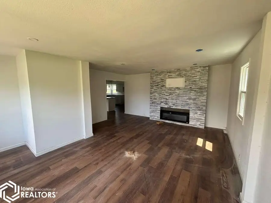 107 N 3rd Street, Vincent, IA 50594 - #3