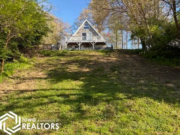 4082,4084,4086 Lakeshore Drive, Brooklyn, IA 52211