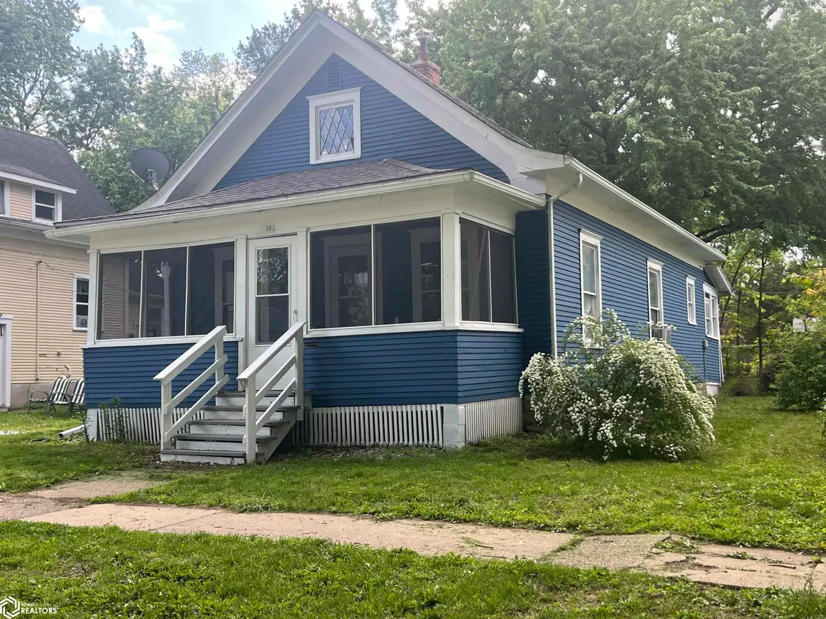 702 S 3rd Street, Fairfield, IA 52556 - #1