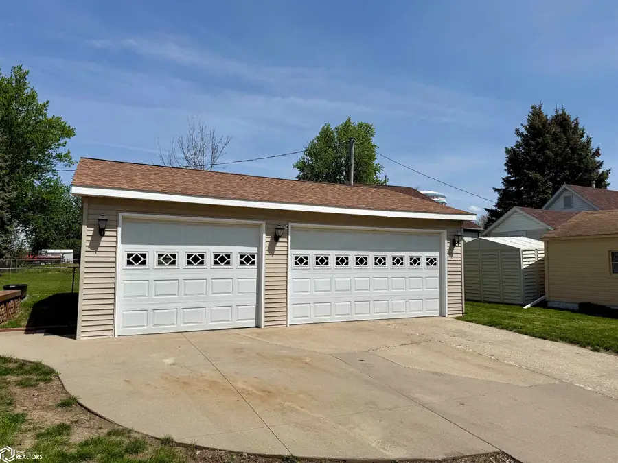 8 E South Street, Marshalltown, IA 50158 - #2