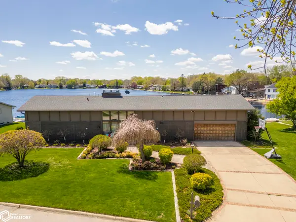 154 Lakeview Dr, Mason City, IA 50401
