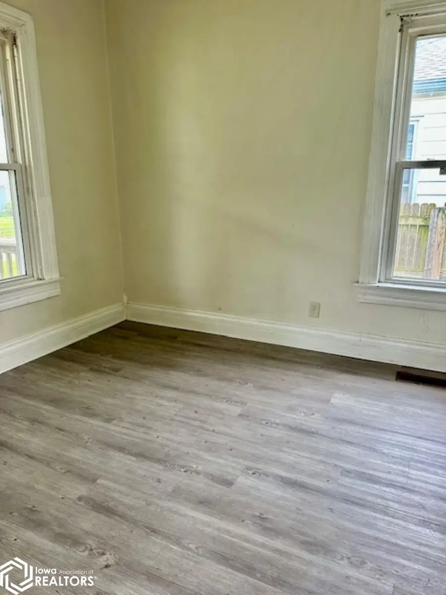2123 S Central Avenue, Burlington, IA 52601 - #3