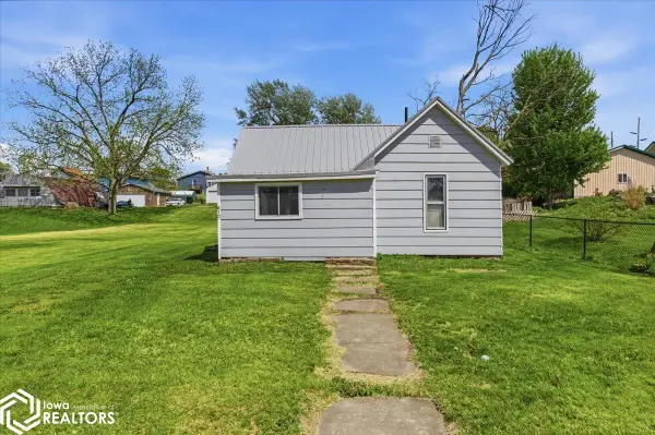 610 Center Street, Grinnell, IA 50112