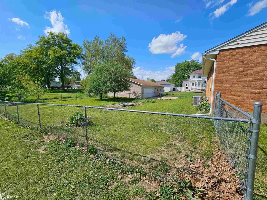 305 S Main Street, Danville, IA 52623 - #2
