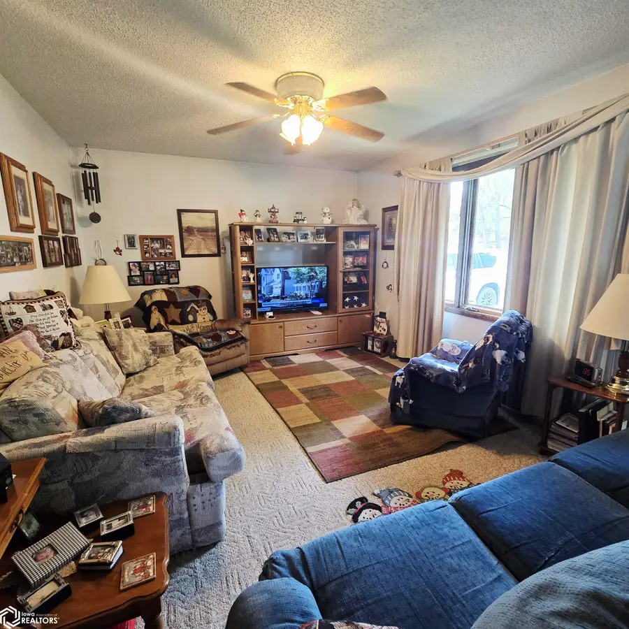1216 N Green Street, Oskaloosa, IA 52577 - #2