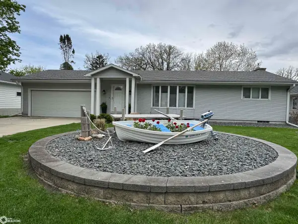 111 Orchard Lane, Clear Lake, IA 50428