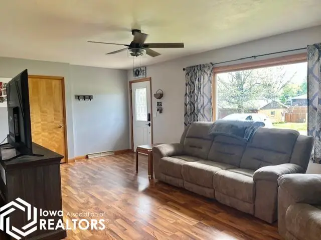 611 S Adams Place, Mount Pleasant, IA 52641 - #2