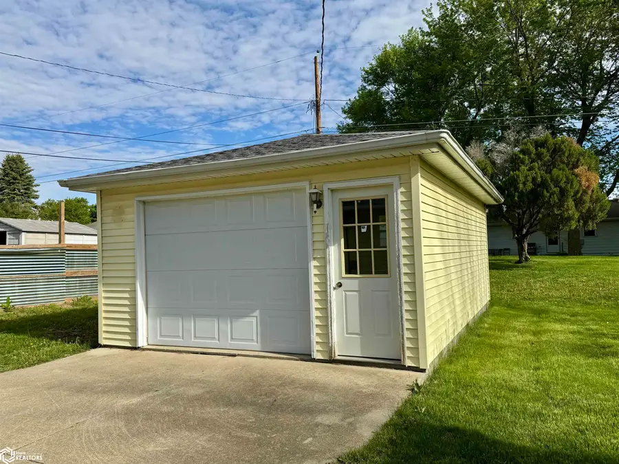 518 W 20th Street, Carroll, IA 51401 - #3