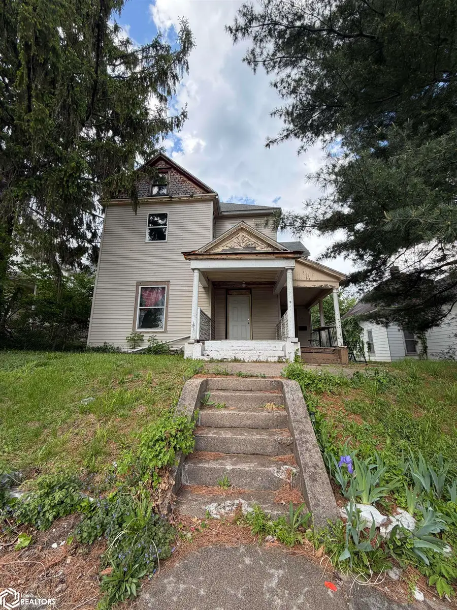 134 S Cooper Avenue, Ottumwa, IA 52501 - #2