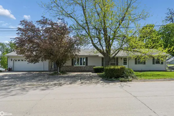 612 Lincoln St, Gladbrook, IA 50635