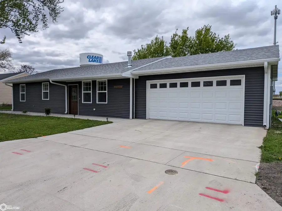 1610 W 7th Ave N, Clear Lake, IA 50428 - #2