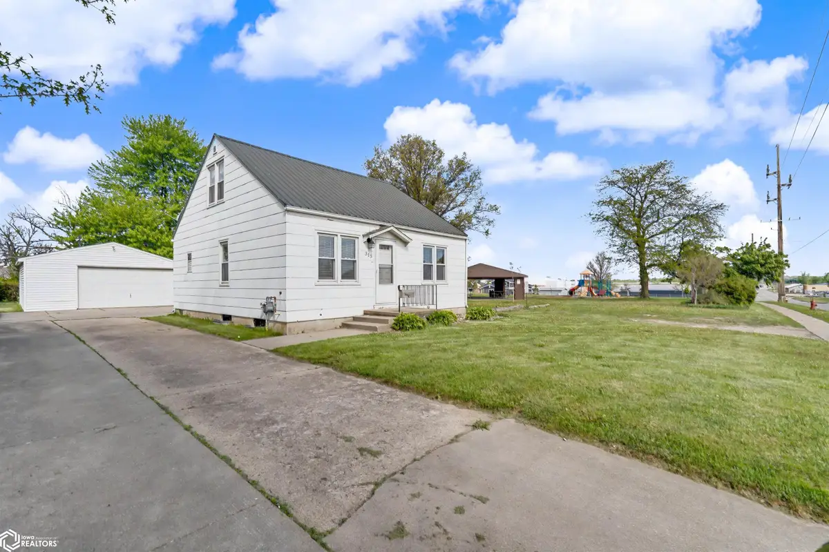 313 S 18th Avenue, Marshalltown, IA 50158 - #1