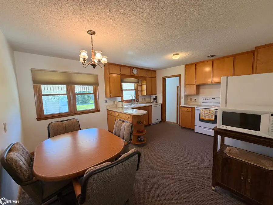 208 7th Street Se, Hampton, IA 50441 - #2