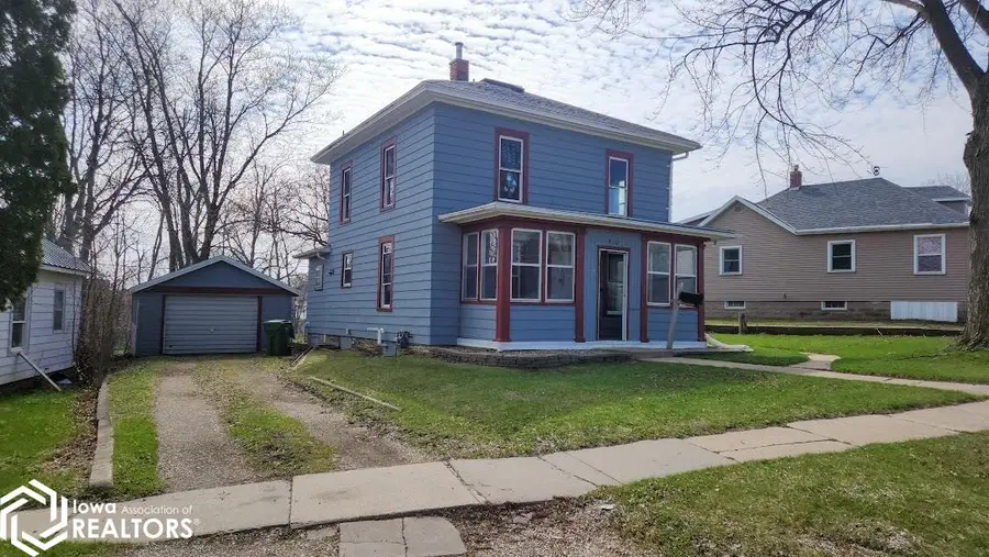 410 Clinton Street, Charles City, IA 50616 - #3