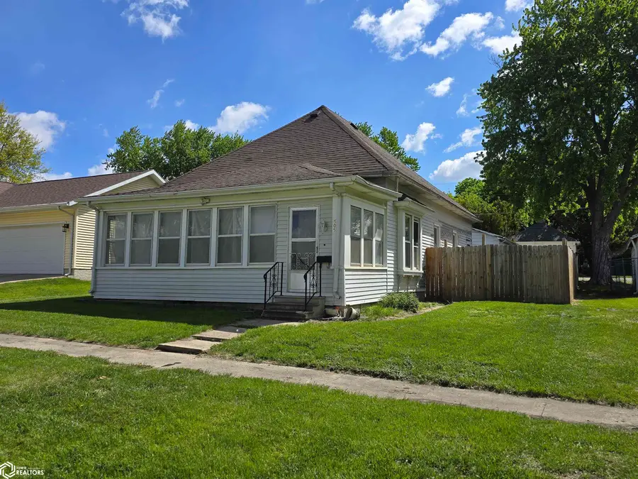 505 N Chestnut Street, Creston, IA 50801 - #3