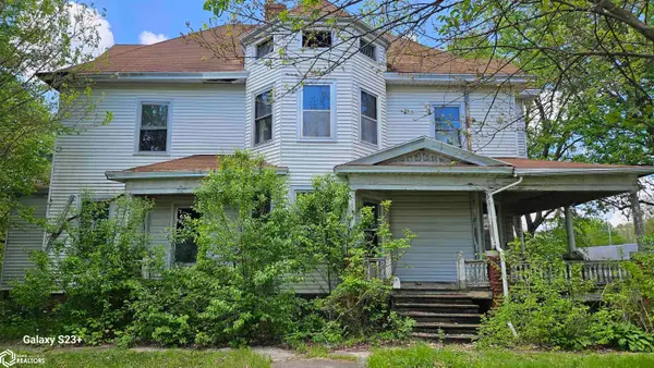 1590 W Main Street, Galesburg, IL 61401