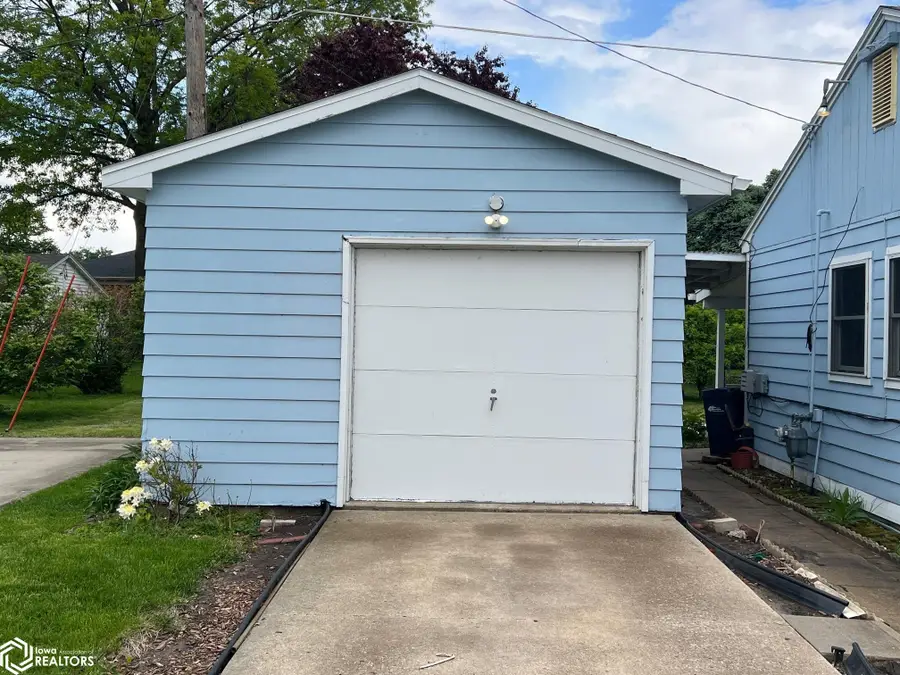 101 Windsor Circle, Burlington, IA 52601 - #3
