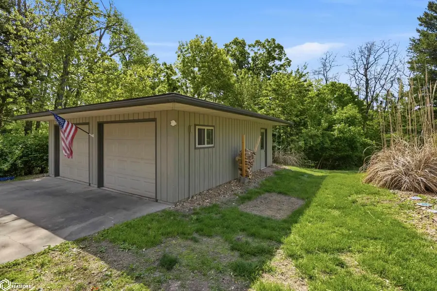 12002 Sylvan Heights Rd, Burlington, IA 52601 - #3