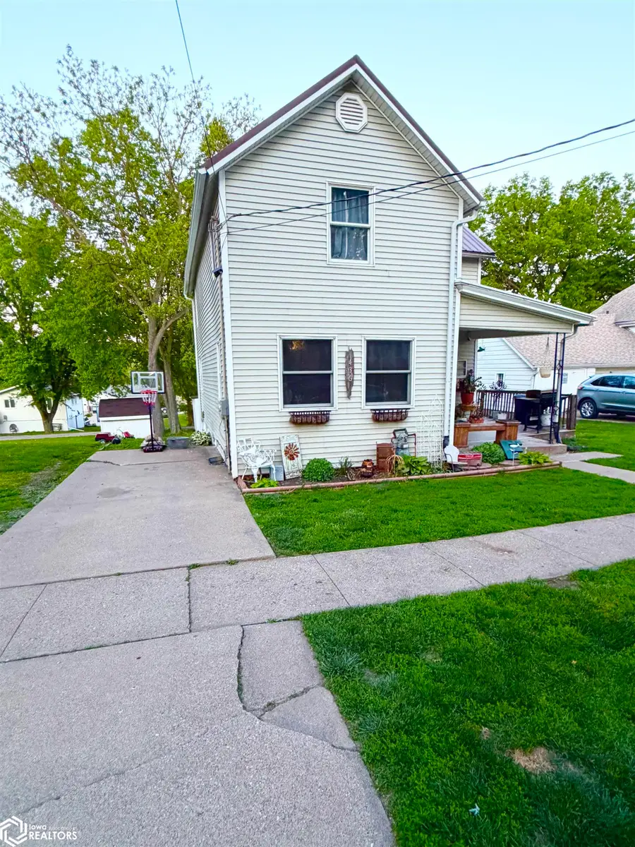 436 N 4th Street, Oskaloosa, IA 52577 - #3