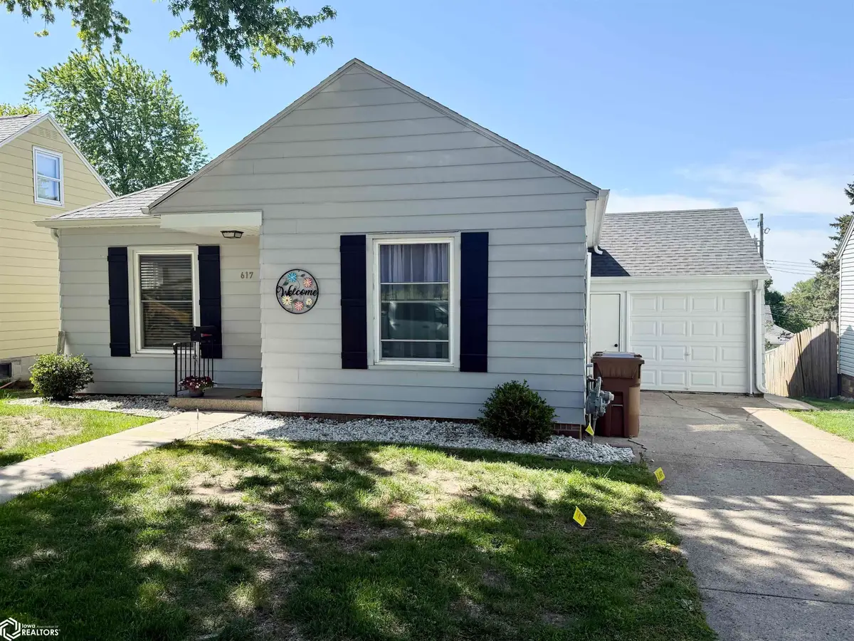 617 W 17th Street, Carroll, IA 51401 - #1