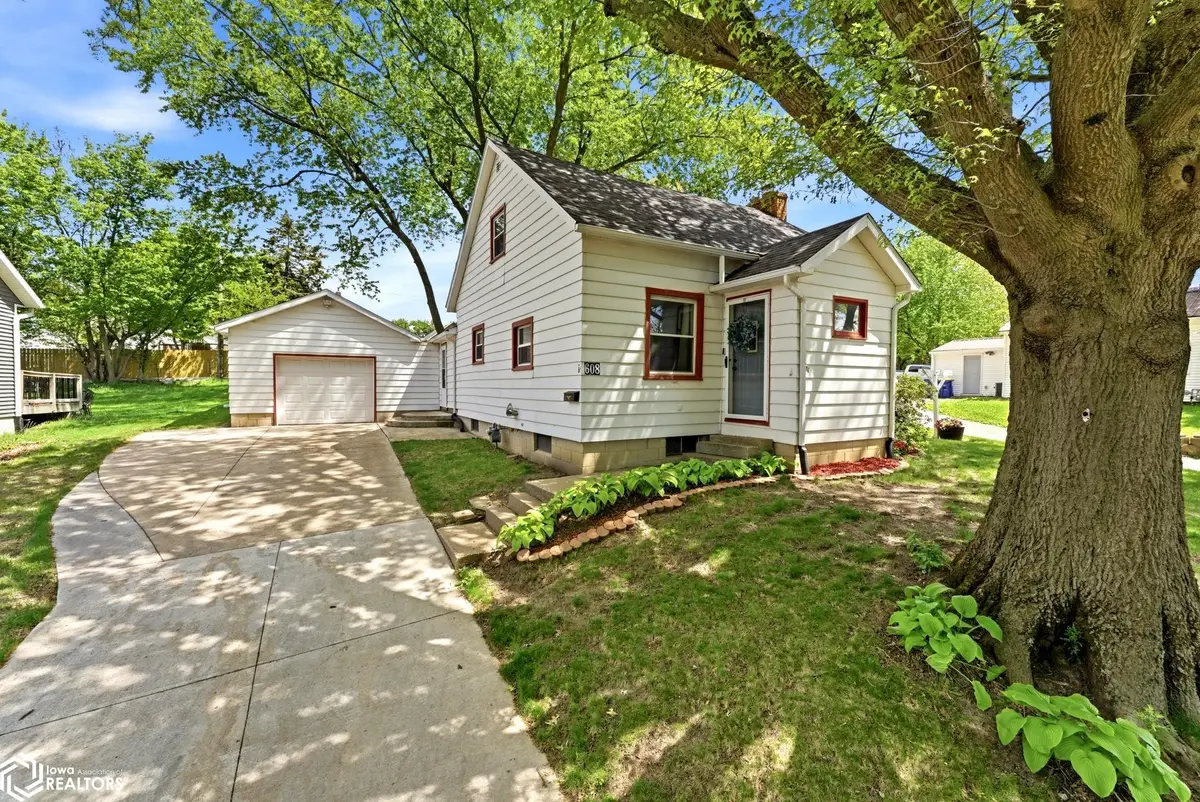 608 S Ave B, Washington, IA 52353 - #1