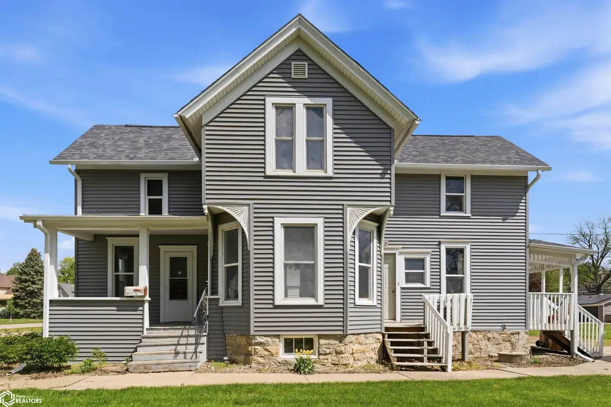 1208 Main Street, Grinnell, IA 50112 - #1