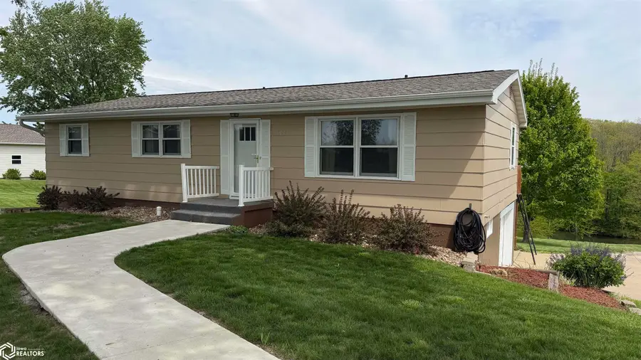 1129 N Park Avenue, Centerville, IA 52544 - #2