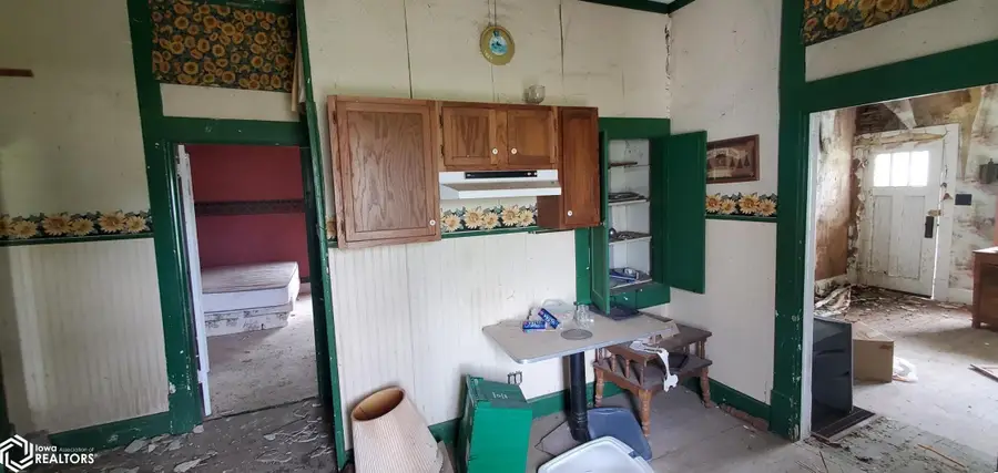413 E 3rd Street, Lineville, IA 50147 - #3