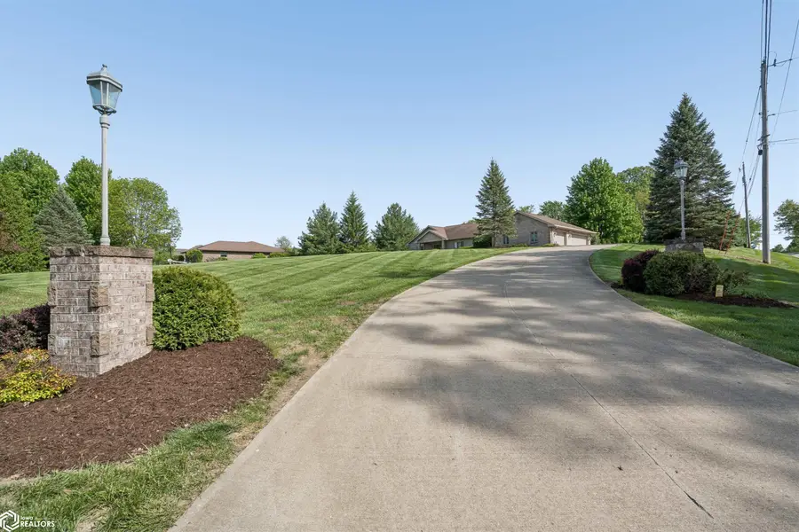 1301 S Maple Street, Fairfield, IA 52556 - #3