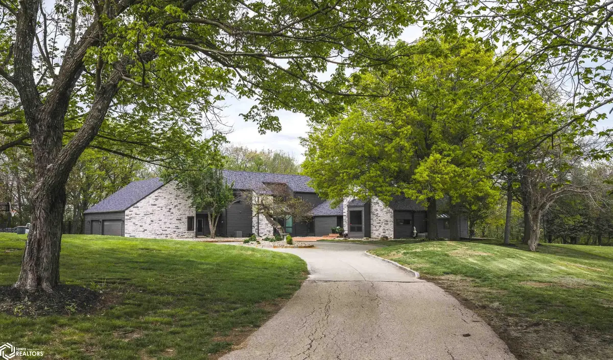 5745 Sw Maffitt Lake Rd, West Des Moines, IA 50265 - #1