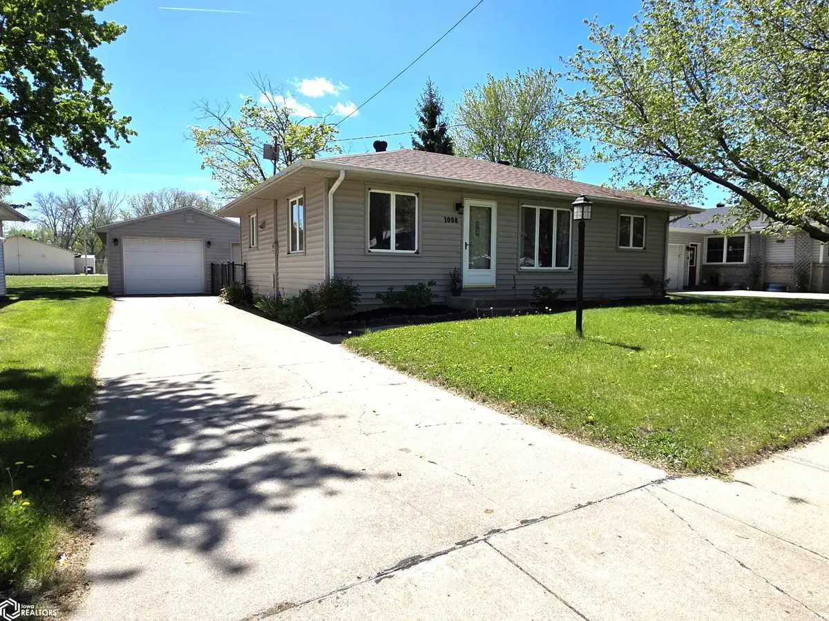 1008 18th Avenue, Charles City, IA 50616 - #1