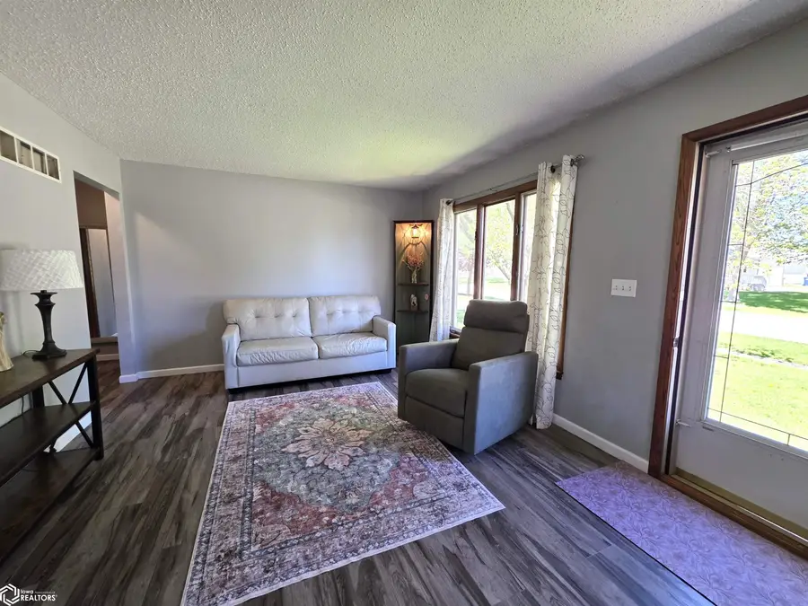 1008 18th Avenue, Charles City, IA 50616 - #3