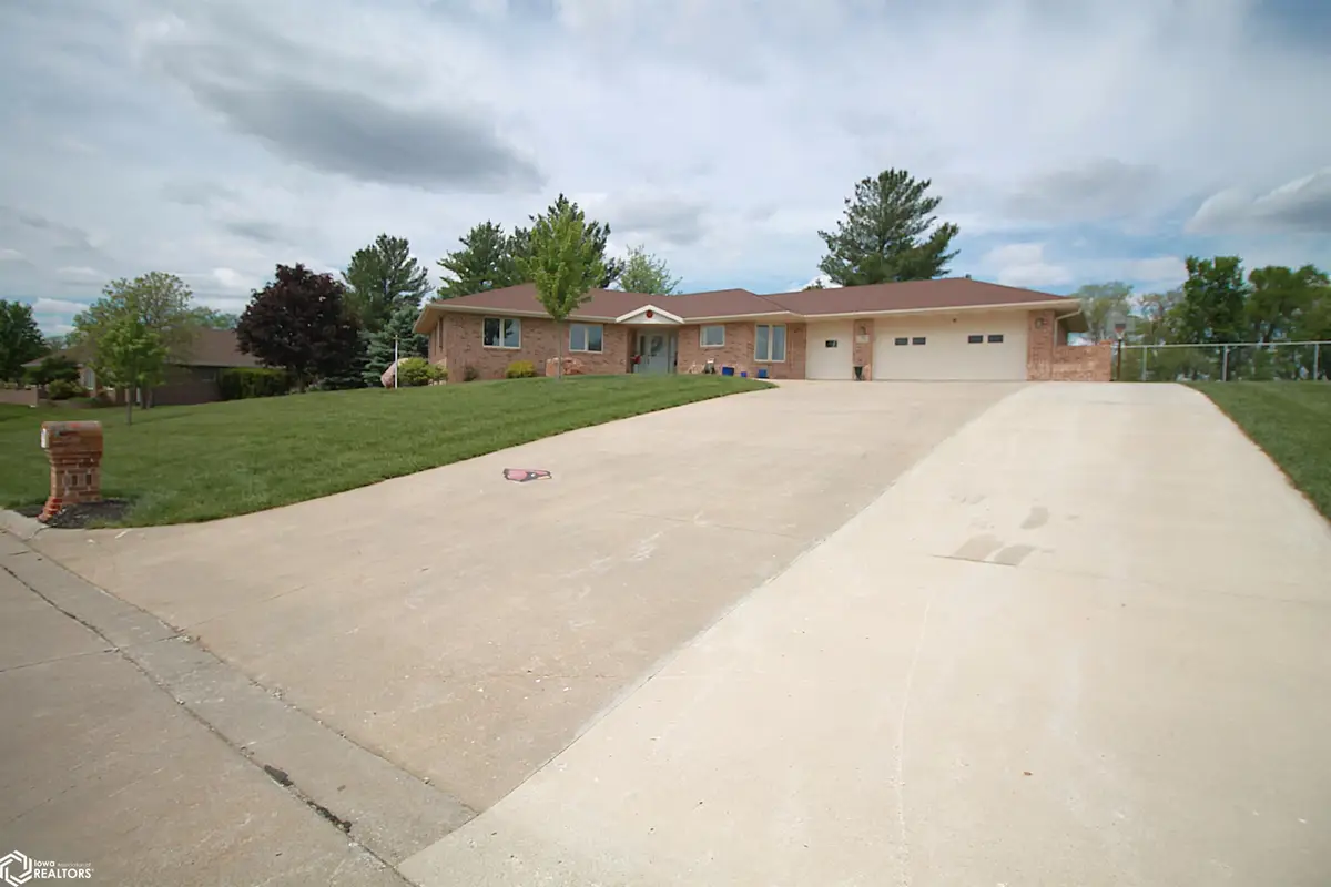 707 Country Club Drive, Clarinda, IA 51632 - #1