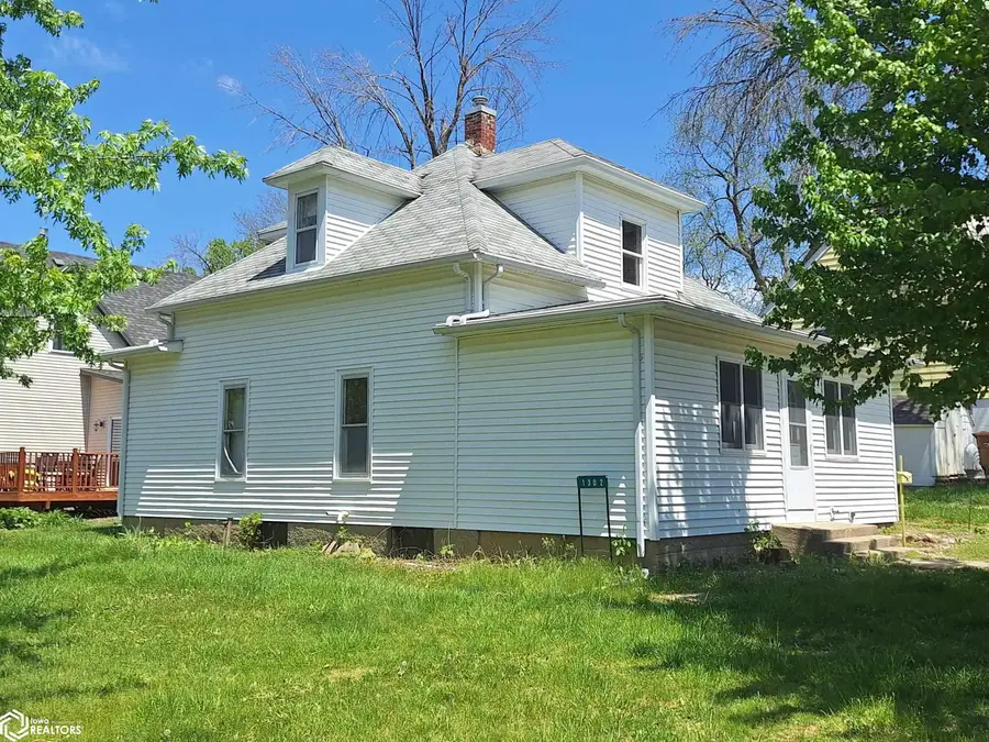 1302 N Adams Street, Carroll, IA 51401 - #2