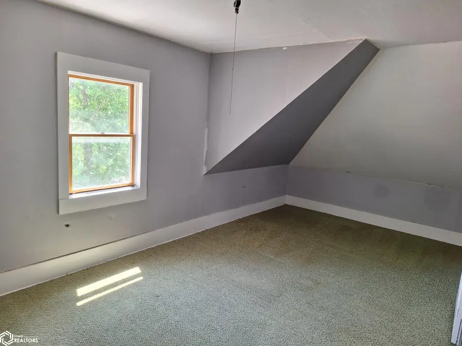 1302 N Adams Street, Carroll, IA 51401 - #3