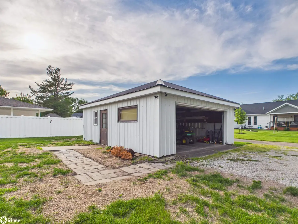227 E Main Street, Agency, IA 52530 - #1