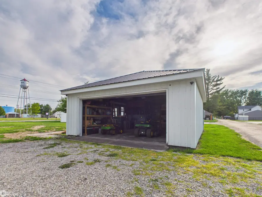 227 E Main Street, Agency, IA 52530 - #2