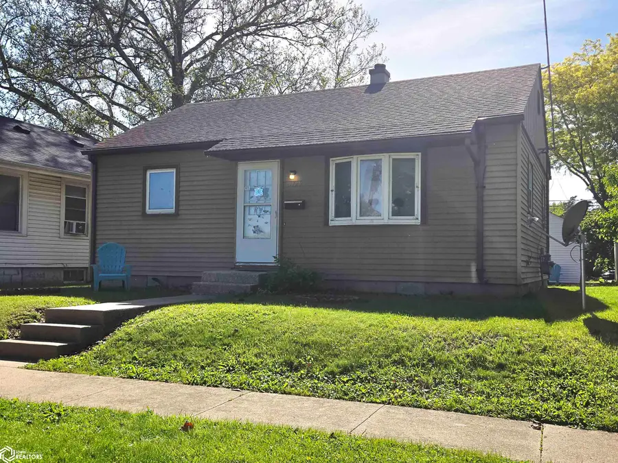 1729 S 10th Street, Burlington, IA 52601 - #3