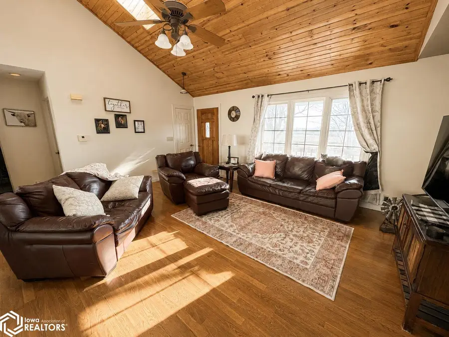 1279 Reed Ave, Belmond, IA 50421 - #3
