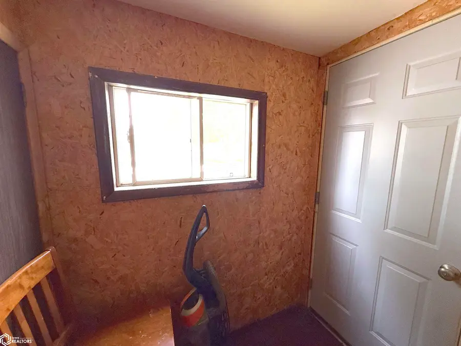 231 25th Street Sw, Mason City, IA 50401 - #3